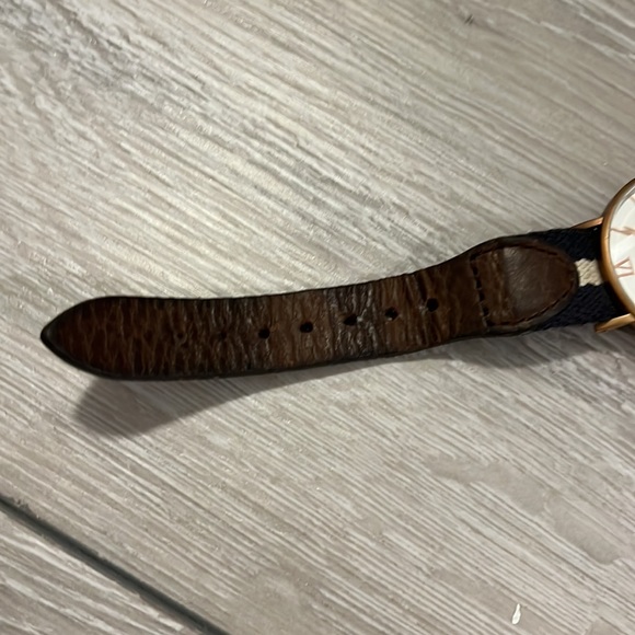 Men Daniel Wellington watch - Picture 3 of 6